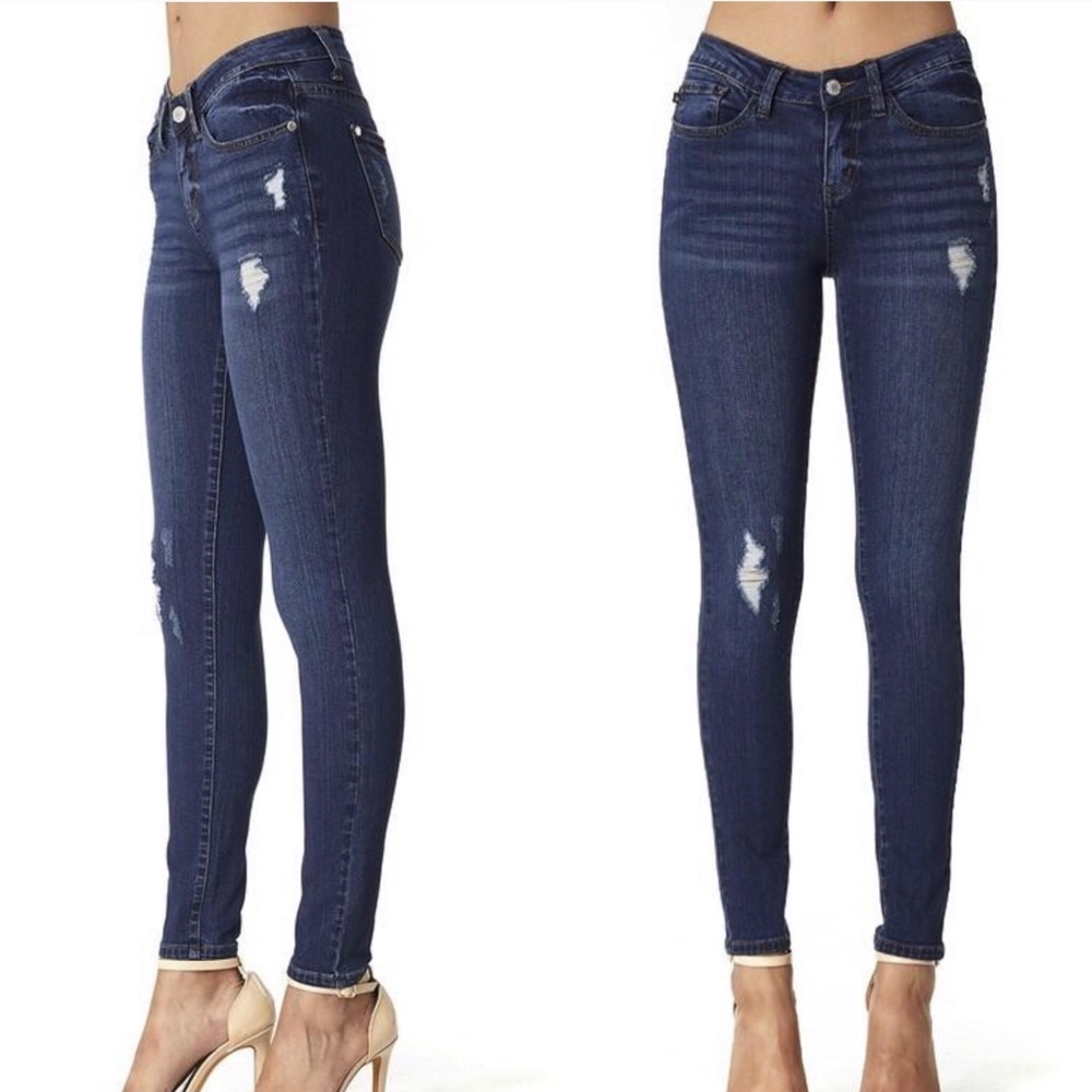Judy Blue Distressed Skinny Jeans